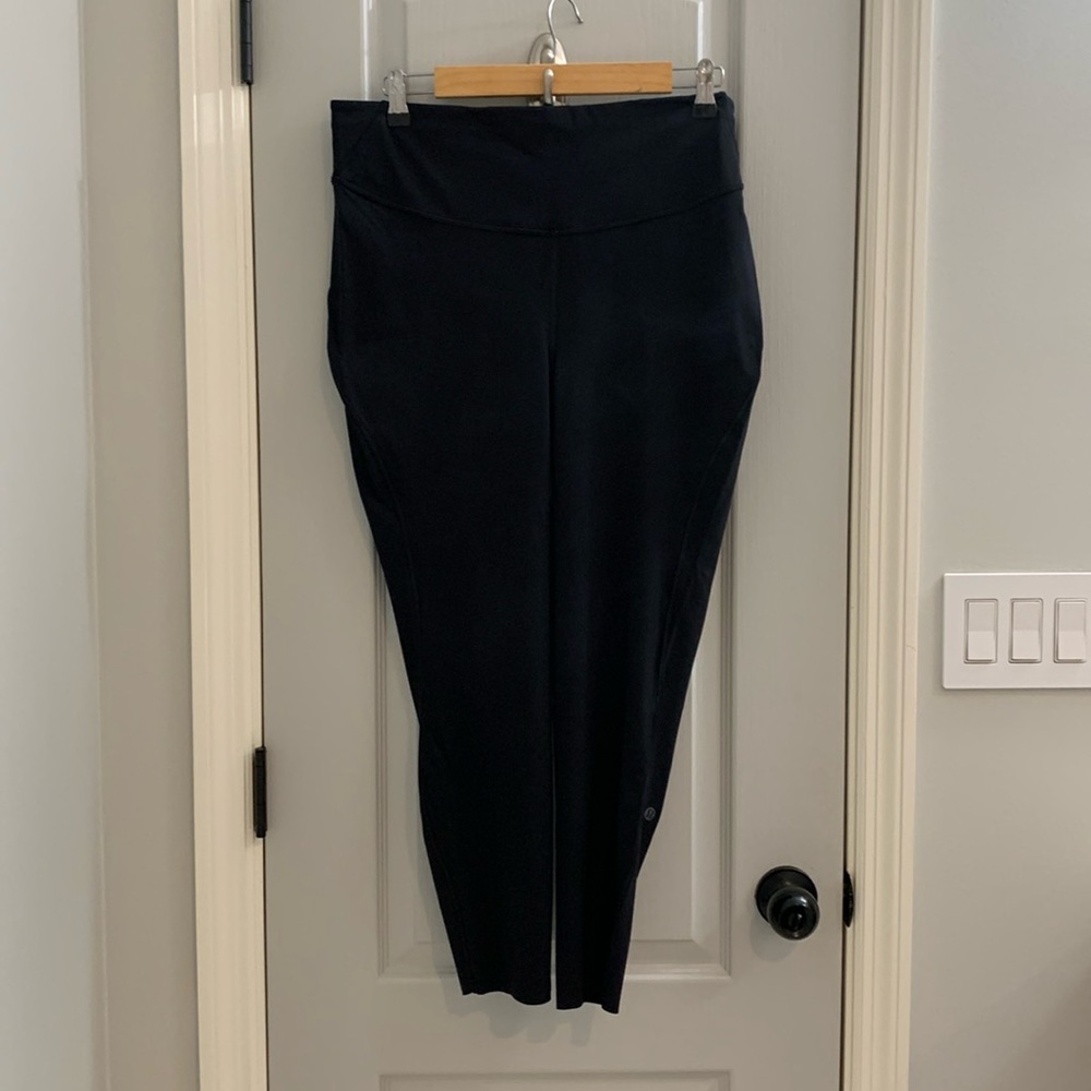 Lululemon Base Pace High-Rise Tight 25” Black Size 14 / Like New